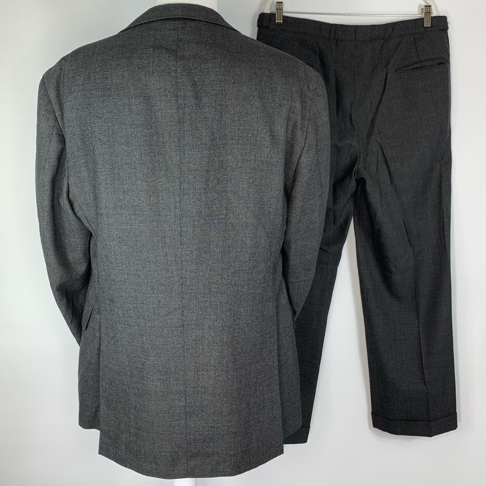 Paul Stuart Suit - Picture 4 of 7